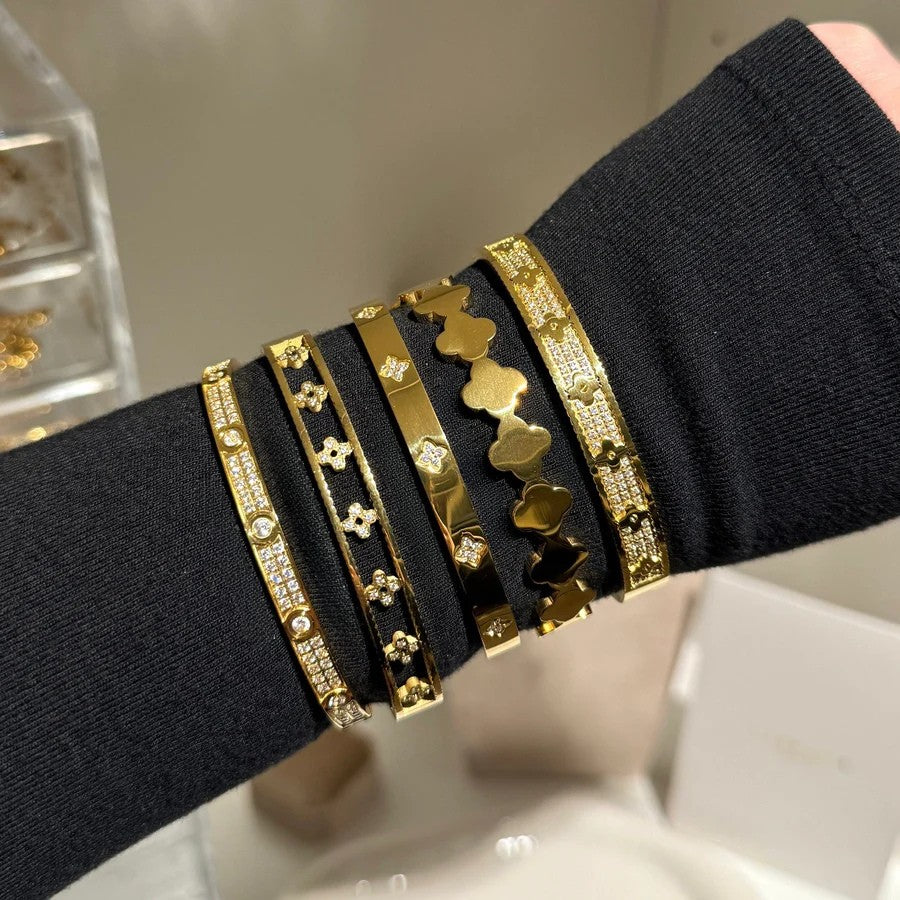 Vera Nyx Bangle